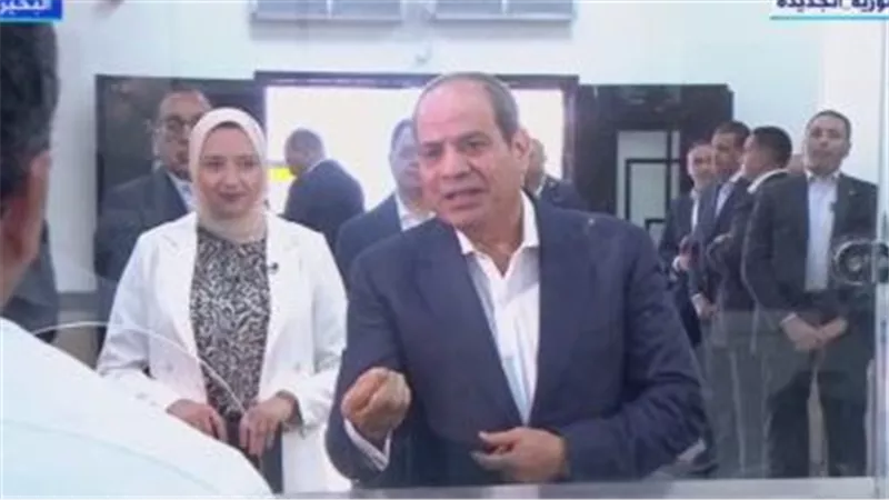 الرئيس السيسي يوجه رسالة لموظفي مجمع الخدمات التكنولوجية بالأبعادية