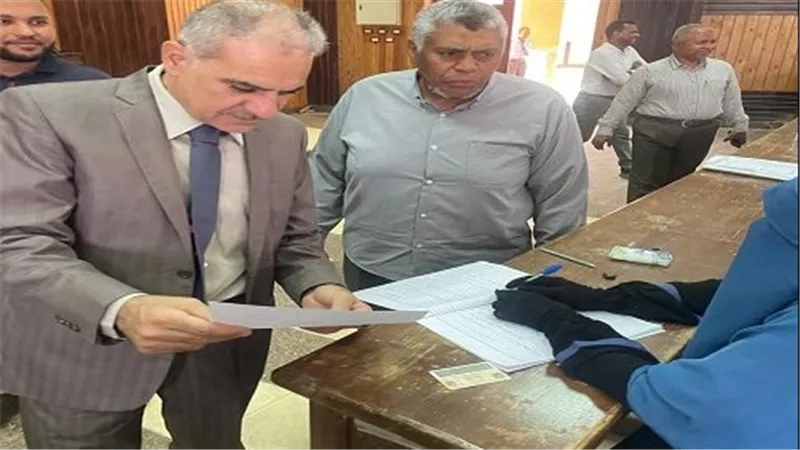 متابعة إمتحانات الفصل الدراسي الثاني لطلاب كلية دار العلوم بجامعة أسوان 