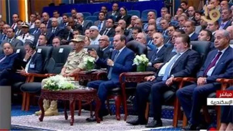 الرئيس السيسي: بنعمل حاجة في ظروف غير عادية.. والدولة مش أكل وشرب بس