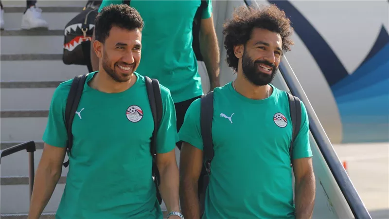بعثة المنتخب تصل إلى القاهرة بعد الفوز على غينيا والتأهل لأمم أفريقيا