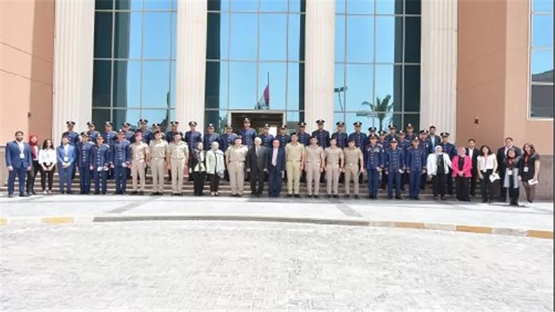 الأكاديمية العسكرية تنظم زيارة لعدد من أعضاء هيئة التدريس والطلبة لجامعة القاهرة الجديدة التكنولوجية
