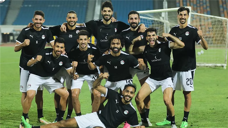 لاعب مفاجأة.. روي فيتوريا يعلن عن قائد منتخب مصر في غياب صلاح