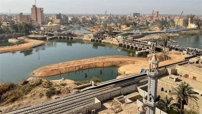 وزير الري يتابع الموقف التنفيذي لمشروع إنشاء مجموعة قناطر ديروط الجديدة 