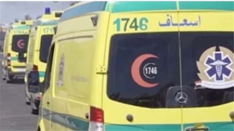 بالاسماء.. إصابة 15 طالبا بالثانوية الأزهرية فى حادث تصادم سيارتين بأسوان