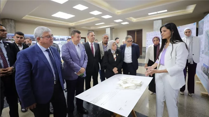 وزير التعليم العالي يتفقد استوديو التصميم الدولي بكلية هندسة عين شمس