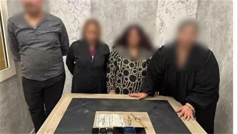 بأسلوب النشل.. القبض على تشكيل عصابي تخصص في سرقة ركاب المواصلات العامة