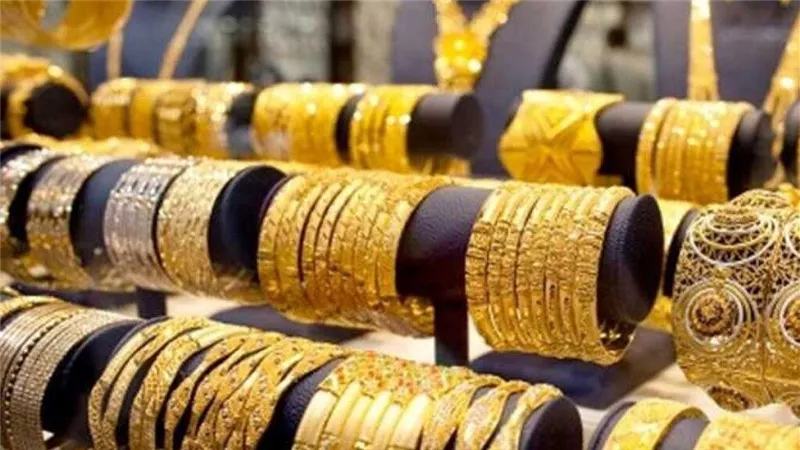 أسعار الذهب والدولار اليوم الإثنين.. عيار 21 يسجل 2210