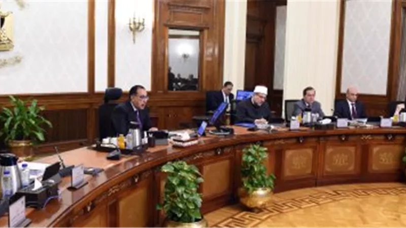 الحكومة تنفى توقفها عن سداد فواتير كهرباء المساجد وإلزام المصلين بدفعها
