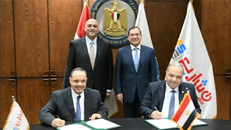 البترول: توقيع مذكرة تفاهم لدعم وتنمية المشروعات المتوسطة والصغيرة
