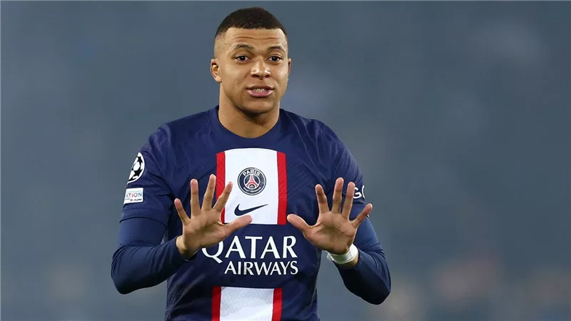 بعرض خيالي.. ليفربول ينافس ريال مدريد على صفقة مبابي