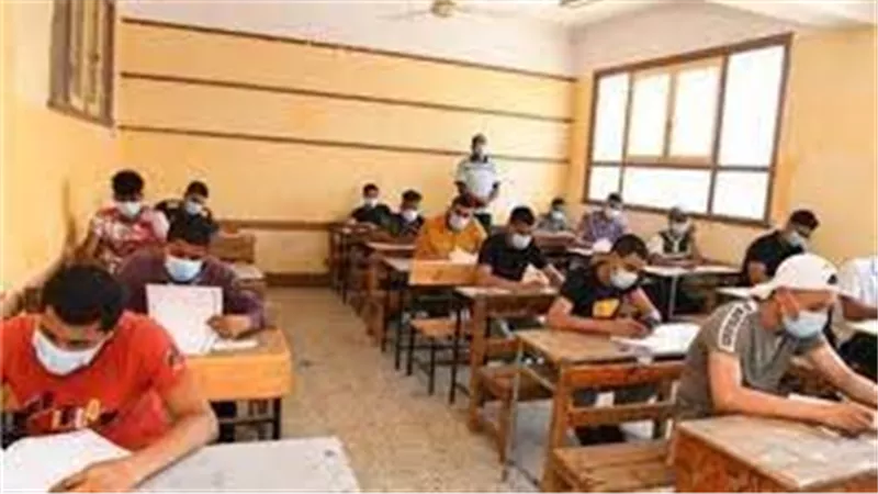 التعليم تضبط 6 حالات غش بمحمول فى امتحانى الفيزياء والتاريخ للثانوية العامة