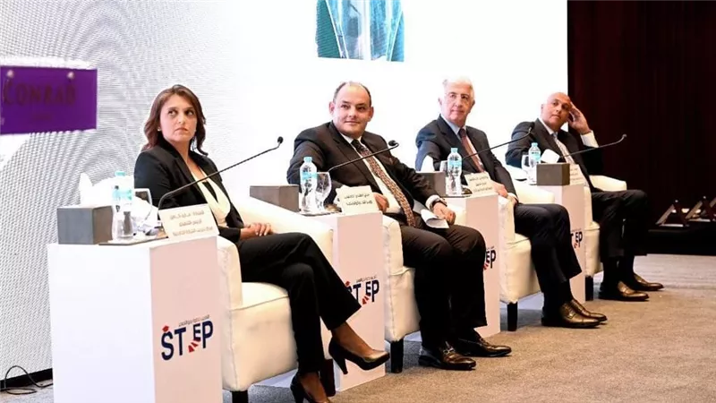 وزير التجارة والصناعة يشارك بحفل تخرج دفعات برنامج مشروع 