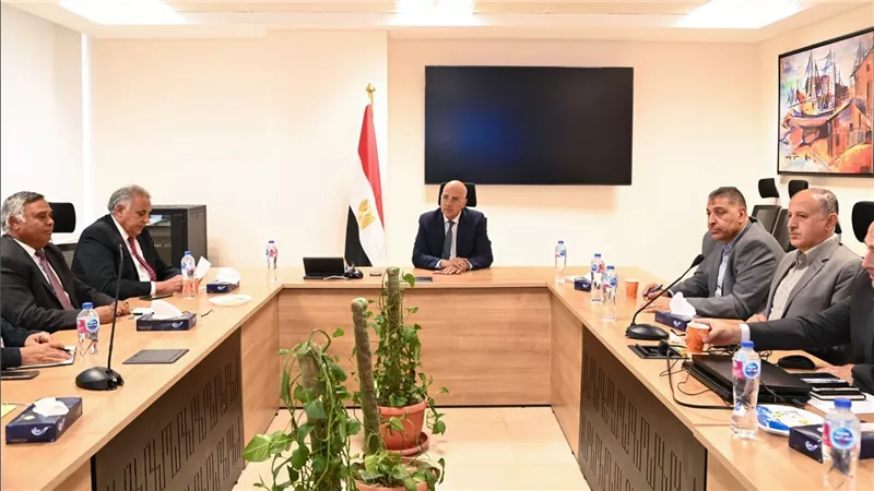 الدكتور سويلم يوجه بإستمرار متابعة معدلات تنفيذ خطط تطهيرات الترع بالمحافظات وخاصة بالنقاط الساخنة