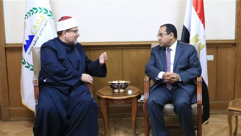 وزير الأوقاف ورئيس الجهاز المركزي للتنظيم والإدارة يتفقدان سير أعمال الاختبارات بمركز  تقييم القدرات والمسابقات 