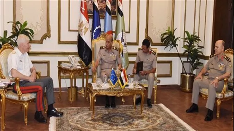  وزير الدفاع يلتقي بالفريق أول روبرت بريجر رئيس اللجنة العسكرية للإتحاد الأوروبى 
