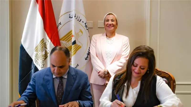 وزيرة البيئة تشهد توقيع بروتوكول تعاون لإطلاق المرحلة الثانية لجائزة مواجهة التغير المناخي