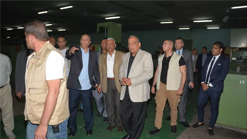 وزير قطاع الأعمال العام يتفقد النصر للأسمدة.. ويتابع مستجدات التطوير