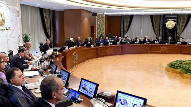 رئيس الوزراء يوجه الوزراء المعنيين بسرعة تنفيذ مشروعات تطوير الخدمات بواحة سيوة