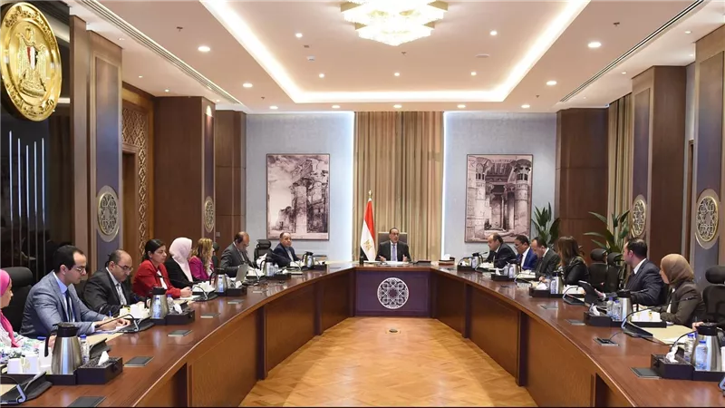 رئيس الوزراء يتابع خطوات تنفيذ برنامج رد الأعباء التصديرية