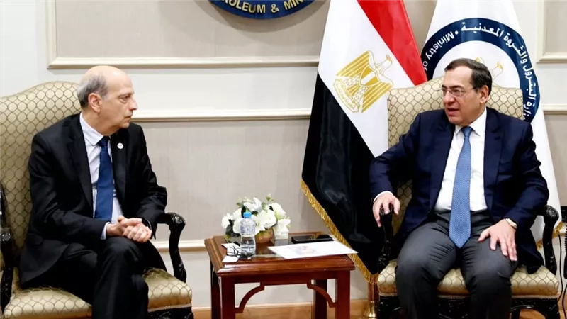 وزير البترول يستقبل وفد شركة توتال انرجيز الفرنسية