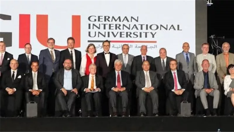 وزير التعليم العالي يشهد حفل تخريج أول دفعة من الجامعة الألمانية الدولية بالعاصمة الإدارية