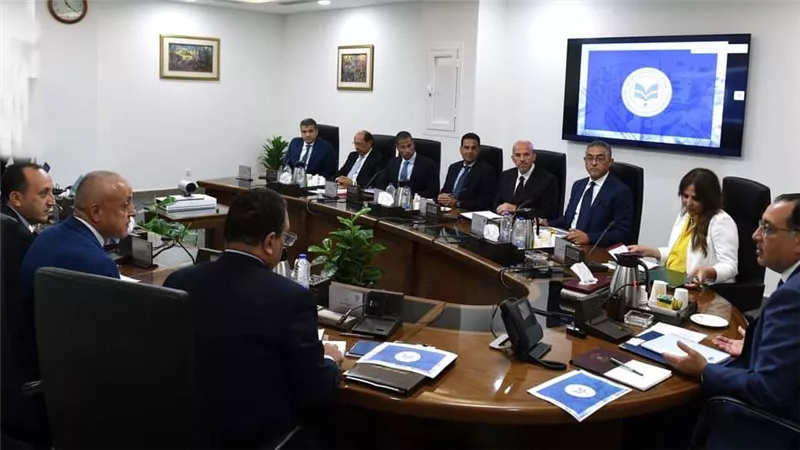رئيس الوزراء يناقش حزمة حوافز مقترحة لمشروعات المناطق المركزية للأعمال