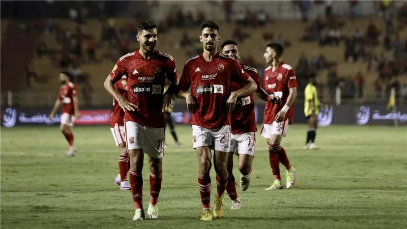 نسر الأهلي يعبر ذئاب المقاولون العرب برباعية في الدوري