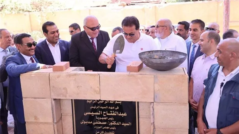 وزير الصحة يتفقد أعمال الإنشاء الجديد لمستشفى دشنا المركزي