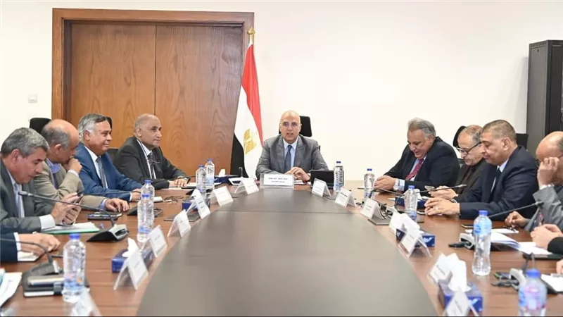 سويلم يتابع حالة المنظومة المائية خلال فترة أقصى الإحتياجات