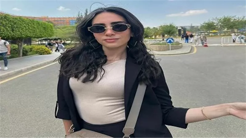 موندا مكاوي تقدم وصفات سحرية للحفاظ على جمال المرآة