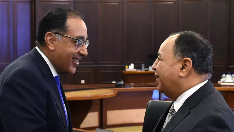 وزير المالية يستعرض النتائج الأولية للأداء المالي والحساب الختامي المبدئي لموازنة العام المالي المنتهي 2022/2023