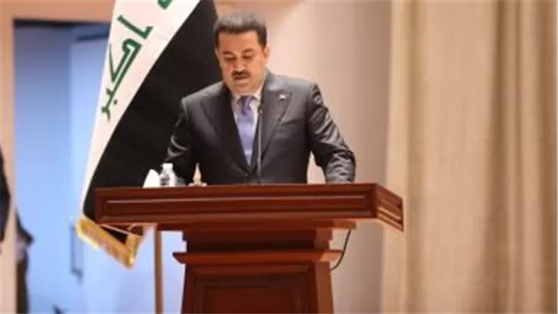 فى استفزاز جديد لمشاعر المسلمين حول العالم.. ملحد عراقى يحرق نسخة من المصحف الشريف وعلم العراق 