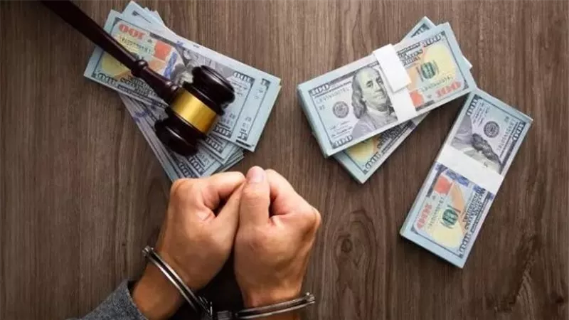 لقيامهما بالإتجار فى النقد الأجنبي .. ضبط شخصين وبحوزتهما مبالغ مالية وعملات 