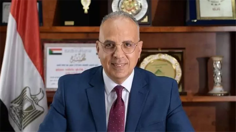 الدكتور سويلم يتابع أعمال حماية الشواطئ بمحافظة بورسعيد