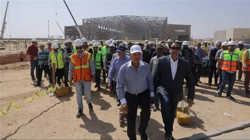 وزير النقل ووفد برلماني من مجلسي النواب والشيوخ في جولة تفقدية موسعة في مشروع مونوريل غرب النيل 
