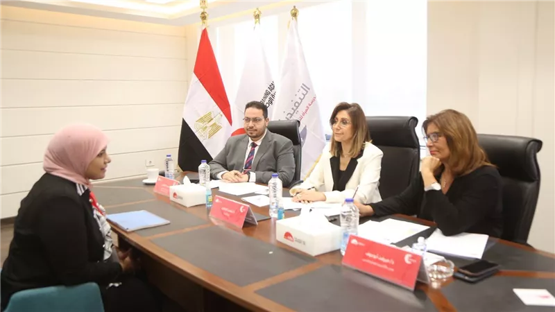 وزيرة الثقافة تترأس لجنة اختيار كوادر نسائية لبرنامج 