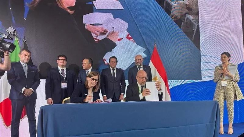 وزير الصحة يشهد توقيع بروتوكول تعاون مع شركة «إيني»