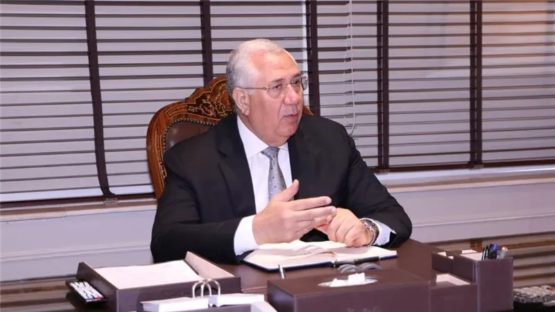 وزير الزراعة: الإفراج عن 181 ألف طن اعلاف الذرة والصويا بحوالي 92 مليون دولار 