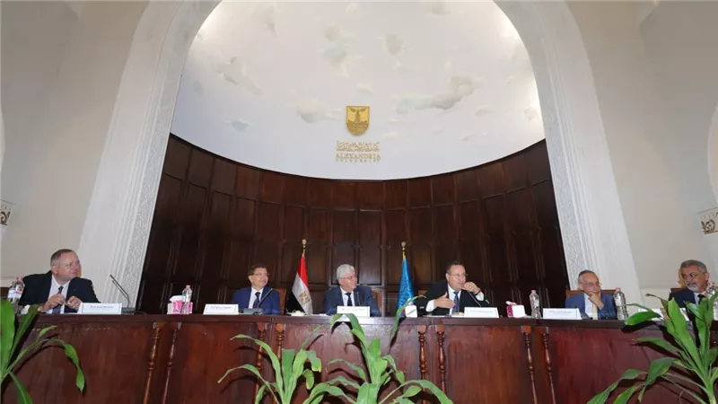 عاشور يشهد اتفاقية إنشاء الدرجات المزدوجة بين جامعتي الإسكندرية والإسكندرية الأهلية وجامعة إيست لندن البريطانية