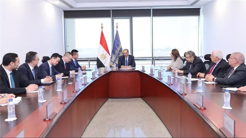 وزير الاتصالات يشهد توقيع مذكرة تفاهم مع شركة هواوى Huawei