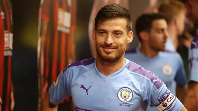 رسميًا.. النجم الإسباني دافيد سيلفا يعلن اعتزاله كرة القدم
