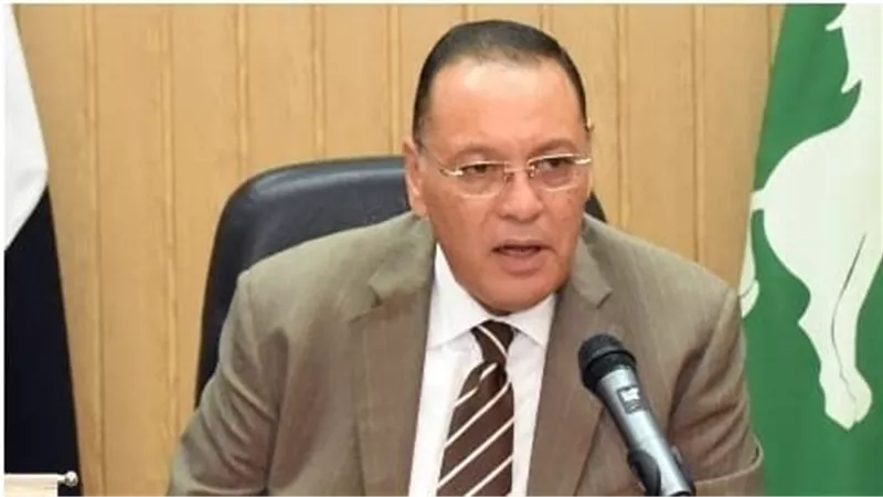 محافظ الشرقية يُهنئ أوائل شهادة الثانوية الأزهرية