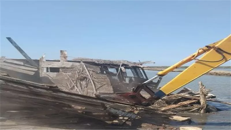 إزالة حالة تعدي على مسطحات مائية تابعة لولاية الثروة السمكية بدمياط 