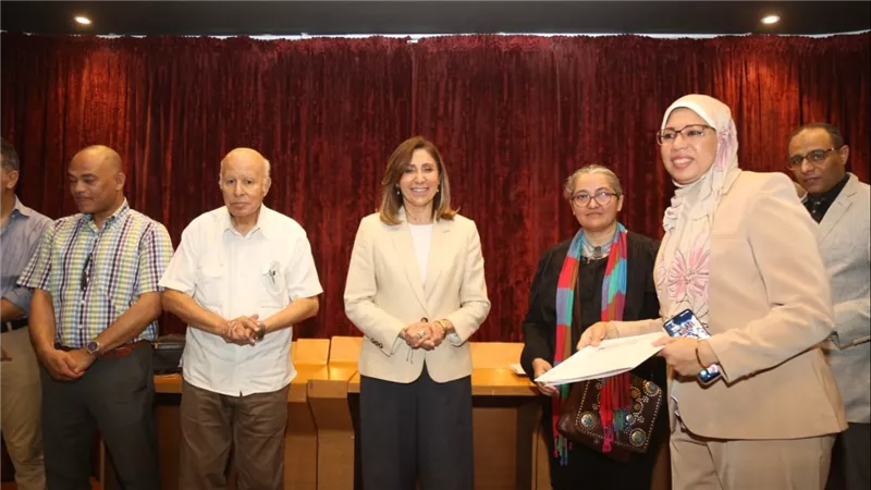 وزيرة الثقافة تُكرم الفائزين بمسابقات الدورة الأولى لجوائز المركز القومي للترجمة هذا العام