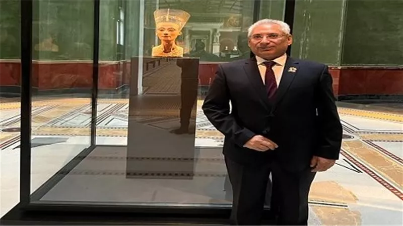 في سابقة تاريخية.. زيارة خاصة لرئيس جامعة المنيا لمتحف برلين