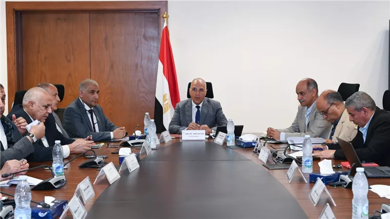 سويلم يستعرض خطة الوزارة للتعامل مع موجات الحرارة المحتملة خلال شهر أغسطس 