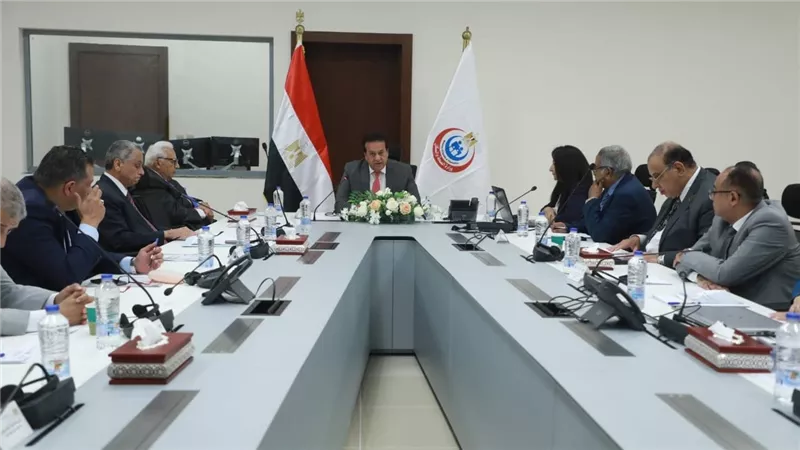 وزير الصحة يوجه بإجراء بحث ميداني على مسببات الإدمان المستحدثة