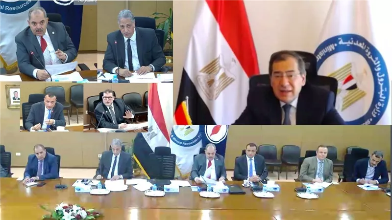 وزير البترول يناقش جهود استعادة إنتاج الآبار المغلقة مع شركات الإنتاج