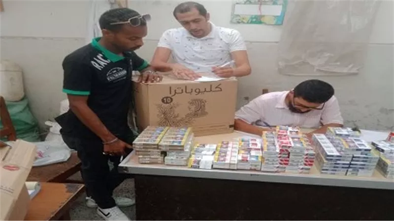 رقابة مديرية تموين الإسكندرية تطارد المتلاعبين بأسواق السجائر  
