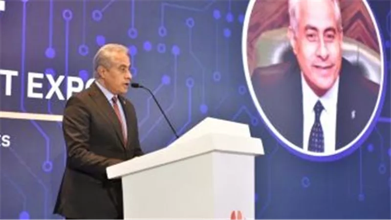 وزير العمل يفتتح ملتقى توظيف يوفر فرص عمل فى 70 شركة اتصالات